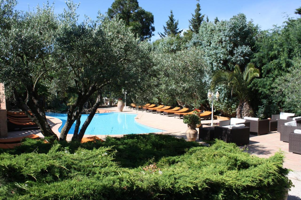 Hotel Athenopolis 3*