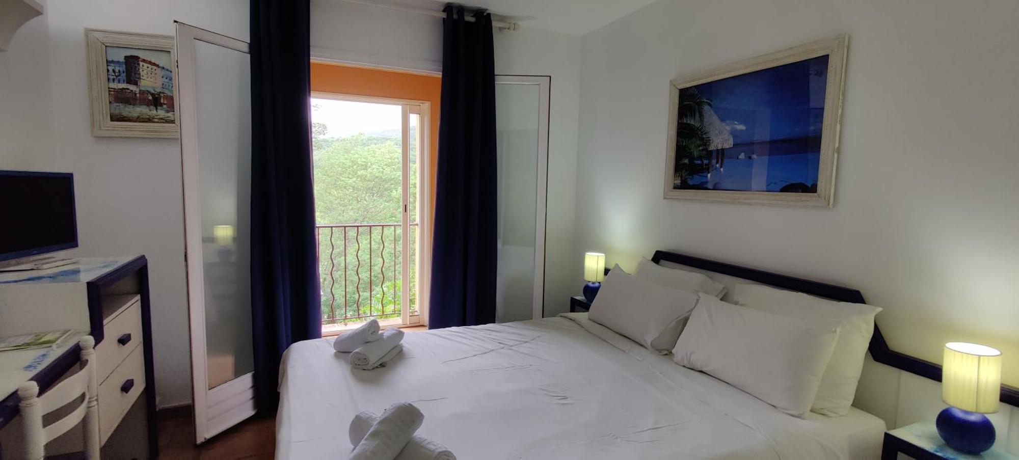 Hotel Athénopolis 3*