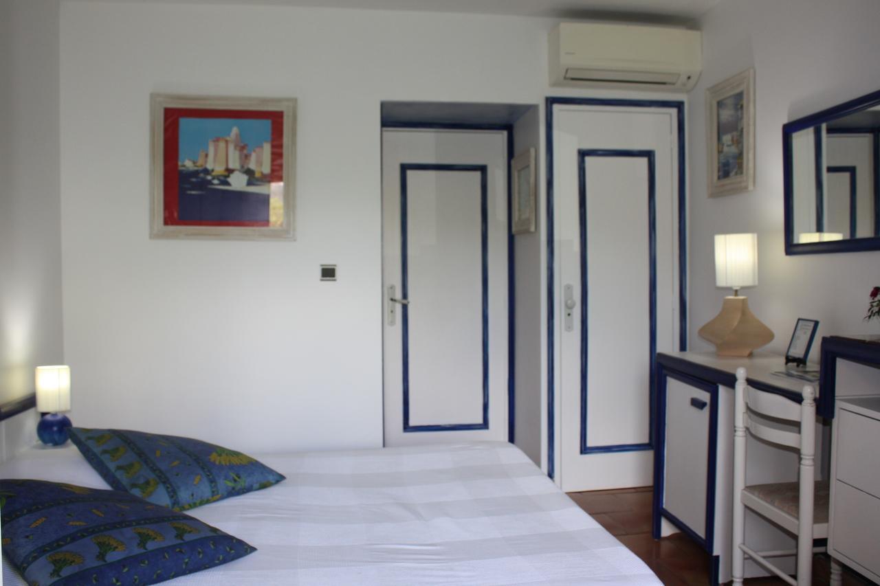 Hotel Athénopolis 3*