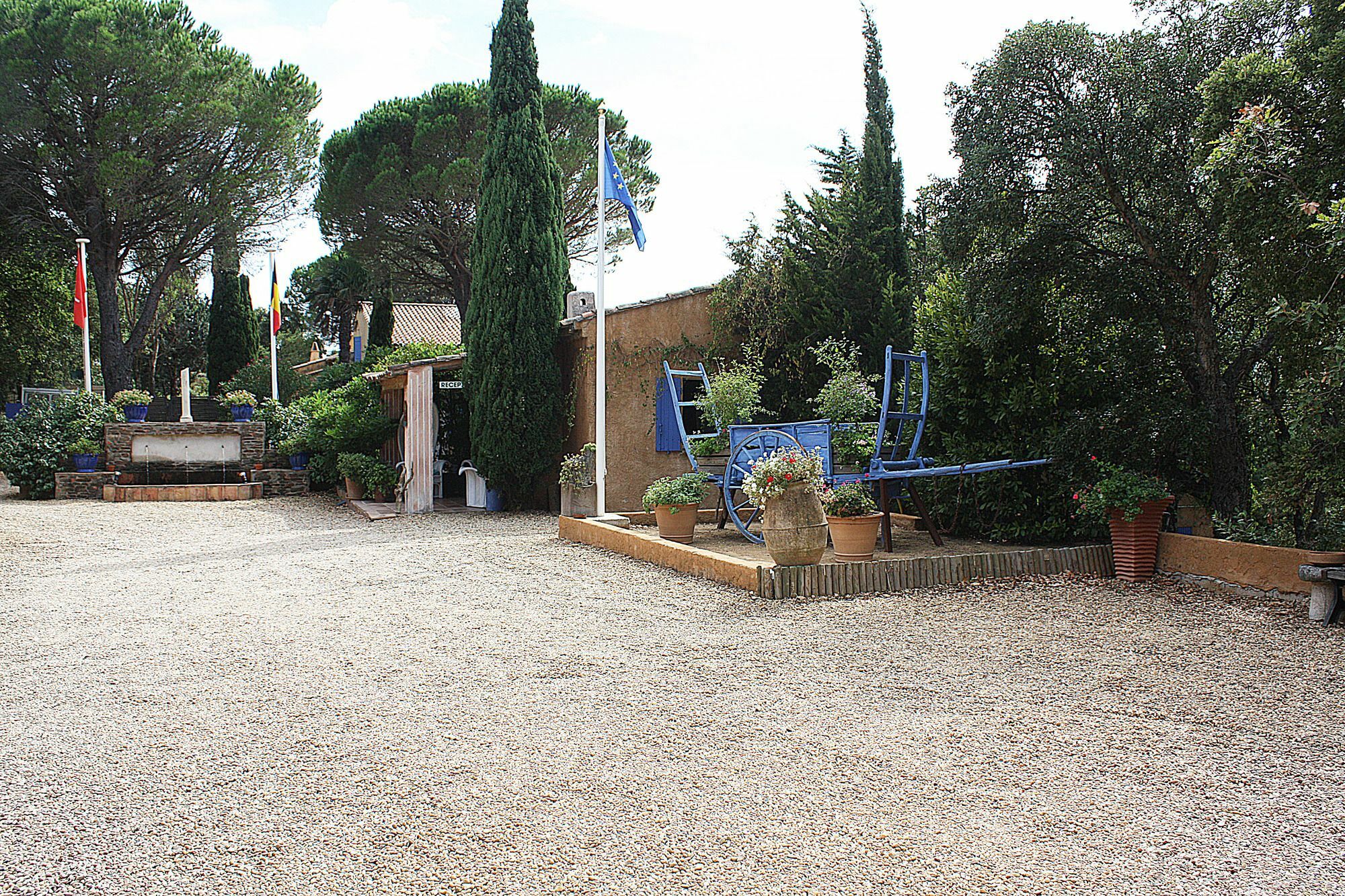Hotel Athenopolis 3*